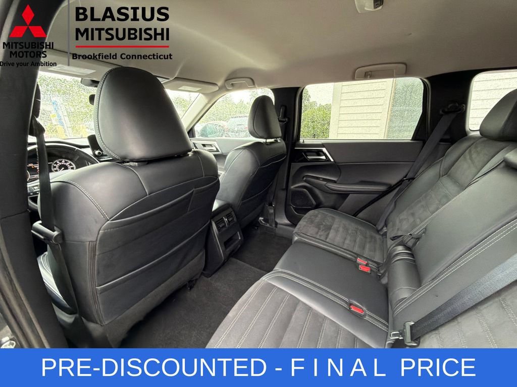 Used 2024 Mitsubishi Outlander SE FWD image 42