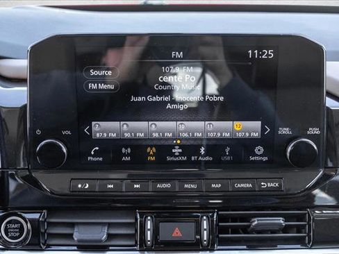 Used 2023 Nissan Pathfinder Platinum image 16