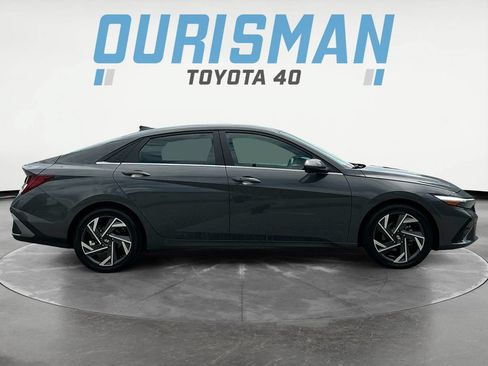 Used 2025 Hyundai Elantra SEL FWD image 8