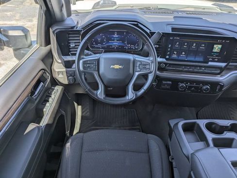 Used 2024 Chevrolet Silverado 2500 LT AWD/4WD image 15