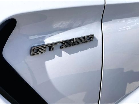 Used 2016 Ford Mustang Shelby GT350 w/ Technology Package image 10