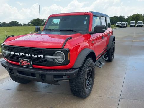Used 2024 Ford Bronco Wildtrak AWD/4WD image 3