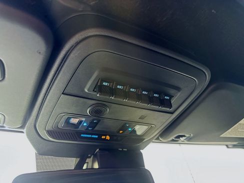 Used 2022 Ford Bronco Wildtrak image 32