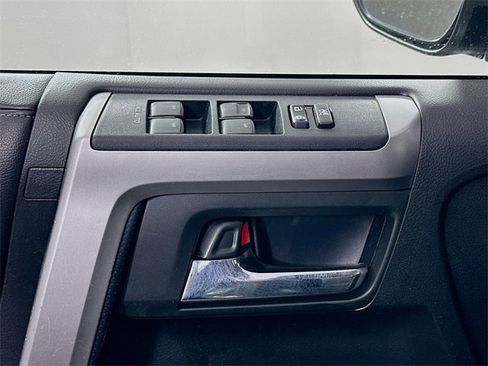 Used 2017 Toyota 4Runner SR5 Premium image 17