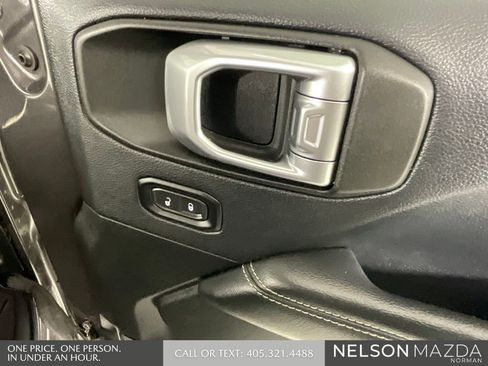 Used 2019 Jeep Wrangler Unlimited Sahara w/ Safety Group image 21