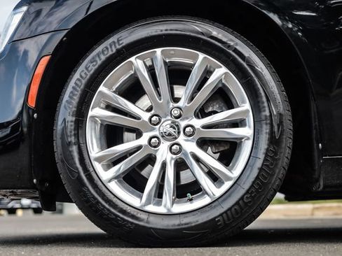 Used 2015 Chrysler 300 C RWD image 19