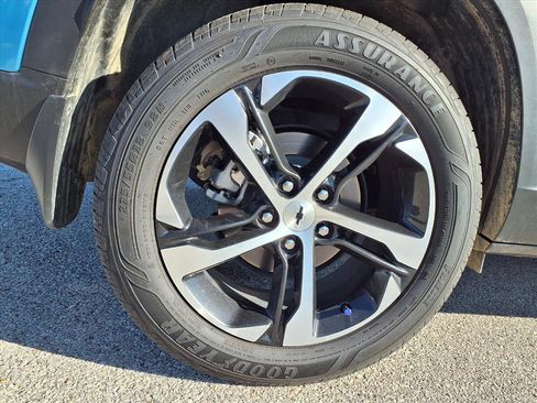 Used 2025 Chevrolet Trax RS w/ Driver Confidence Package image 36