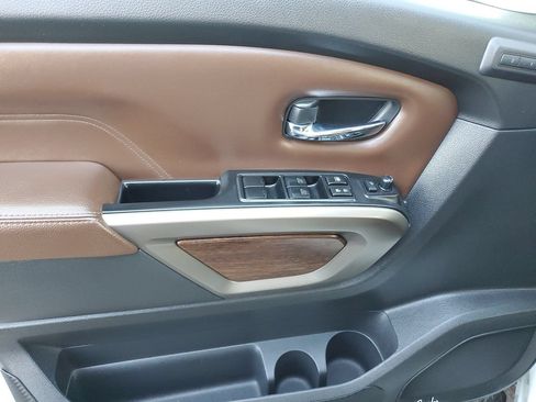 Used 2023 Nissan Titan Platinum Reserve w/ Moonroof Package AWD/4WD image 18