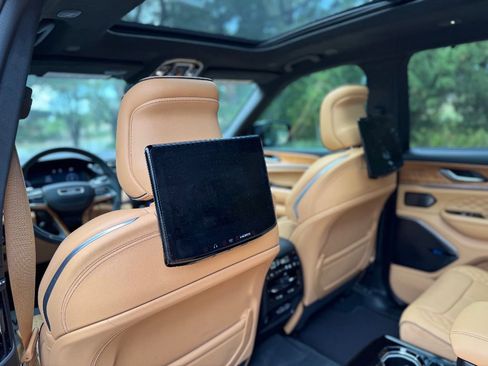 Used 2024 Jeep Grand Cherokee L Summit image 22