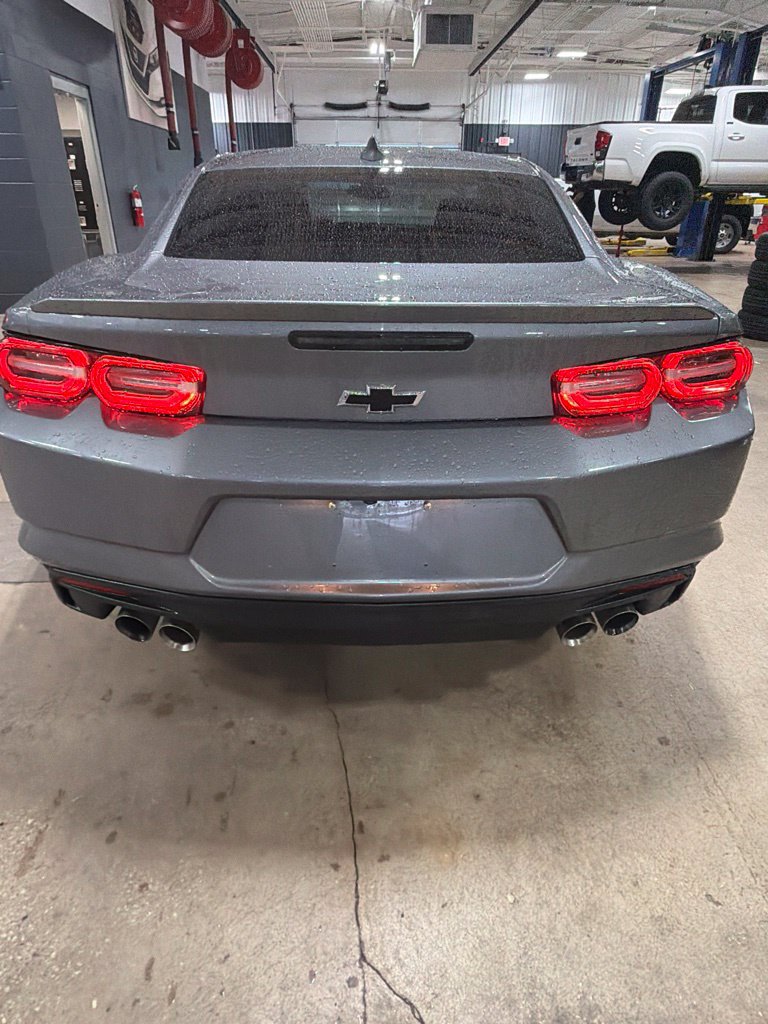 Used 2021 Chevrolet Camaro LT RWD image 4