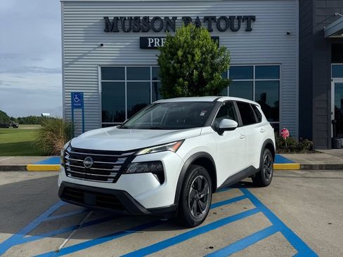 Used 2024 Nissan Rogue SV FWD image 1
