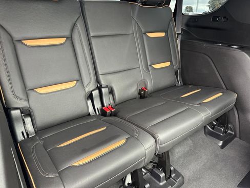 Used 2024 GMC Yukon AT4 w/ Technology Package image 12