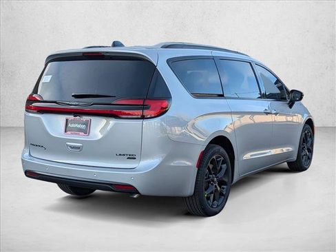 New 2026 Chrysler Pacifica Limited w/ S Appearance Package AWD/4WD image 2