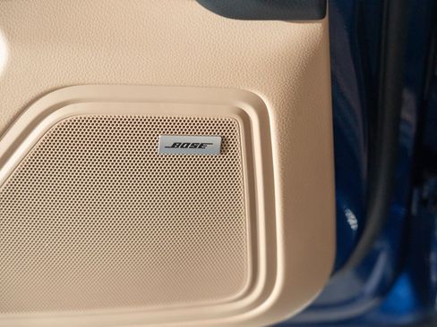 Certified 2023 Porsche Macan AWD/4WD image 18