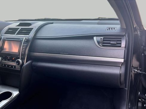 Used 2012 Toyota Camry SE FWD image 16