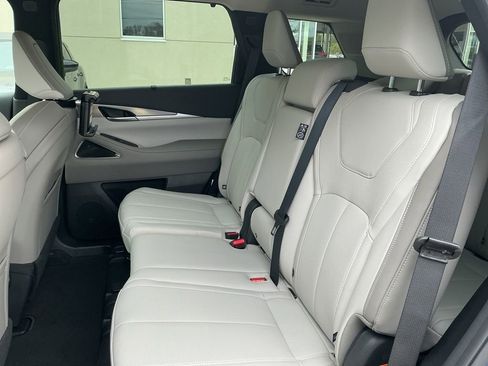 New 2026 INFINITI QX60 Luxe w/ Family Package image 27