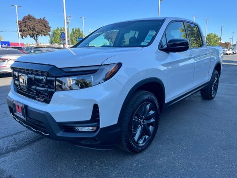 New 2025 Honda Ridgeline Sport image 3