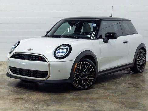 Certified 2025 MINI Cooper S image 8