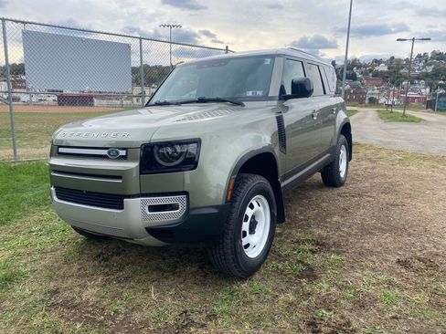 Used 2023 Land Rover Defender 110 S image 11