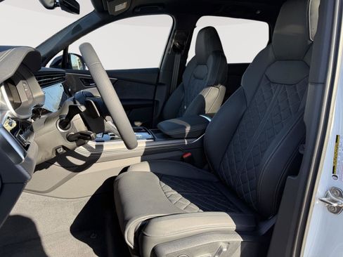 New 2026 Audi SQ7 Premium Plus image 10