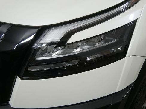 Used 2024 Nissan Pathfinder Rock Creek AWD/4WD image 12