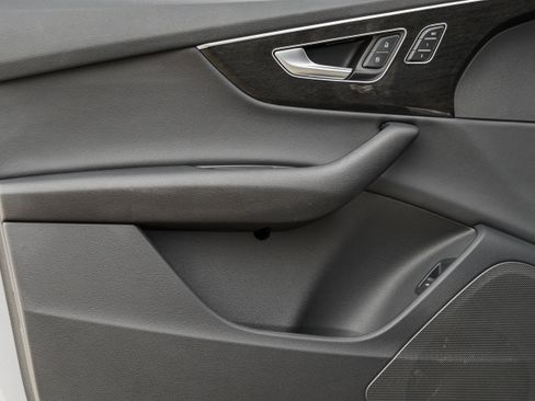 Used 2022 Audi Q7 3.0T Premium w/ Convenience Package image 23