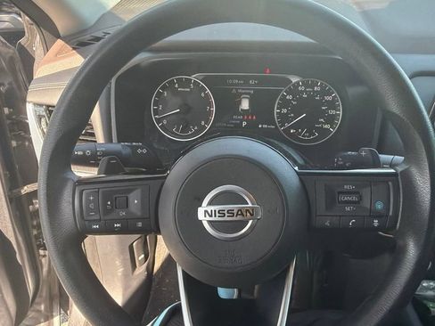 Used 2021 Nissan Rogue SV FWD image 6