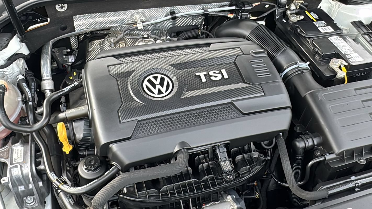 Used 2017 Volkswagen Golf Alltrack SE AWD/4WD image 32