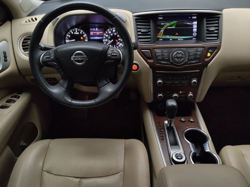 Used 2017 Nissan Pathfinder Platinum image 22