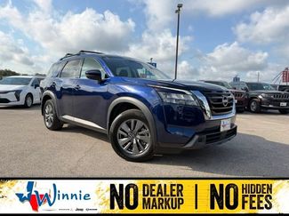 Used 2024 Nissan Pathfinder SV FWD video 1