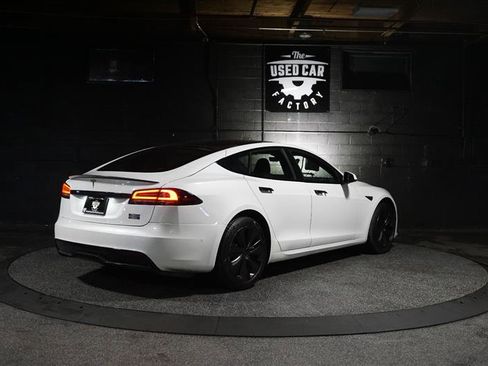 Used 2022 Tesla Model S Plaid image 11