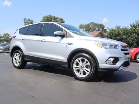 Used 2019 Ford Escape SE FWD image 7