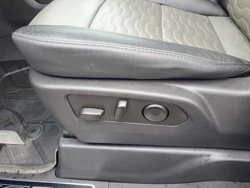 Used 2023 Chevrolet Silverado 1500 ZR2 w/ Technology Package image 9