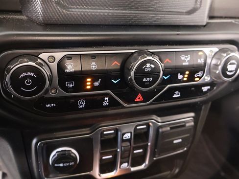 Used 2023 Jeep Wrangler Sport S image 7