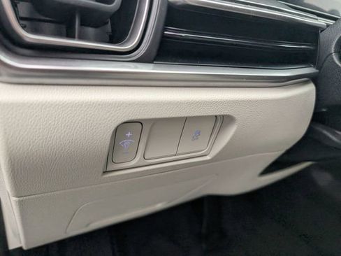Used 2024 Kia Sorento S AWD/4WD image 16