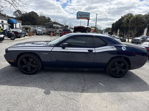Used 2013 Dodge Challenger R/T image 2
