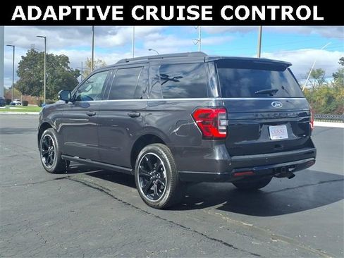 Certified 2024 Ford Expedition Limited image 4