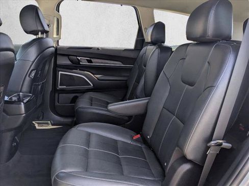 Used 2022 Kia Telluride EX w/ EX Premium Package AWD/4WD image 20
