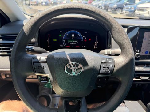 Used 2025 Toyota Camry LE FWD image 15