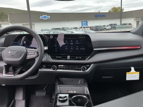 New 2026 Chevrolet Equinox RS w/ LPO, Floor Liner Package image 17