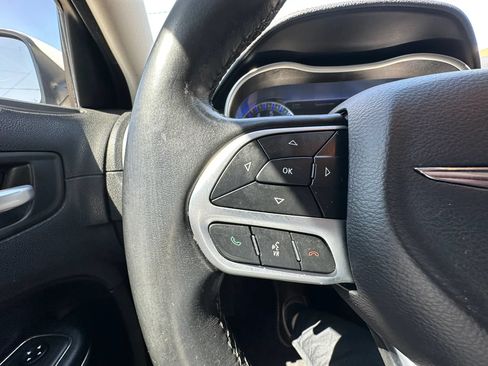 Used 2018 Chrysler 300 Touring L RWD image 28