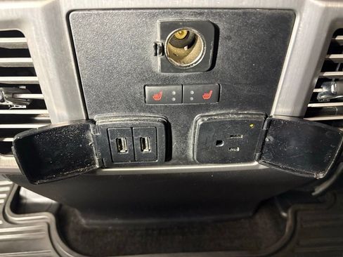 Used 2018 Ford F150 Platinum w/ Equipment Group 701A Luxury image 37