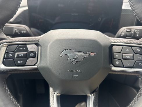 Used 2025 Ford Mustang Coupe RWD image 23