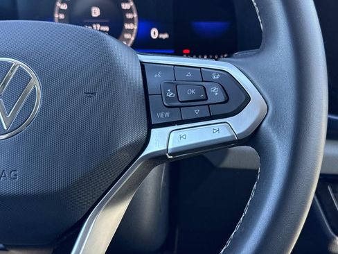 Used 2022 Volkswagen Taos SE image 13