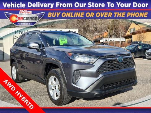Used 2019 Toyota RAV4 LE w/ Carpet Mat Package image 1