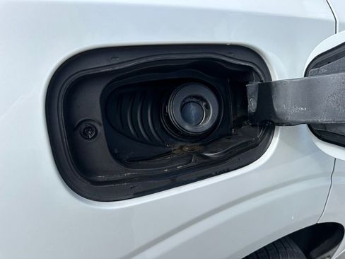 Used 2023 Volvo XC60 T8 Ultimate image 41