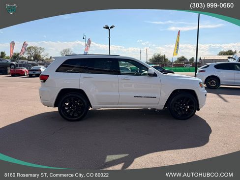 Used 2020 Jeep Grand Cherokee Altitude AWD/4WD image 4