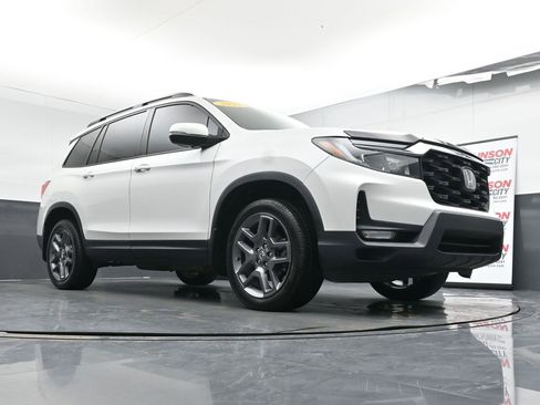 Used 2023 Honda Passport EX-L image 32