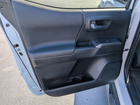 Used 2017 Toyota Tacoma 4x4 Double Cab image 25