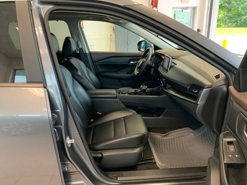 Used 2023 Nissan Rogue SV w/ SV Premium B Package AWD/4WD image 21